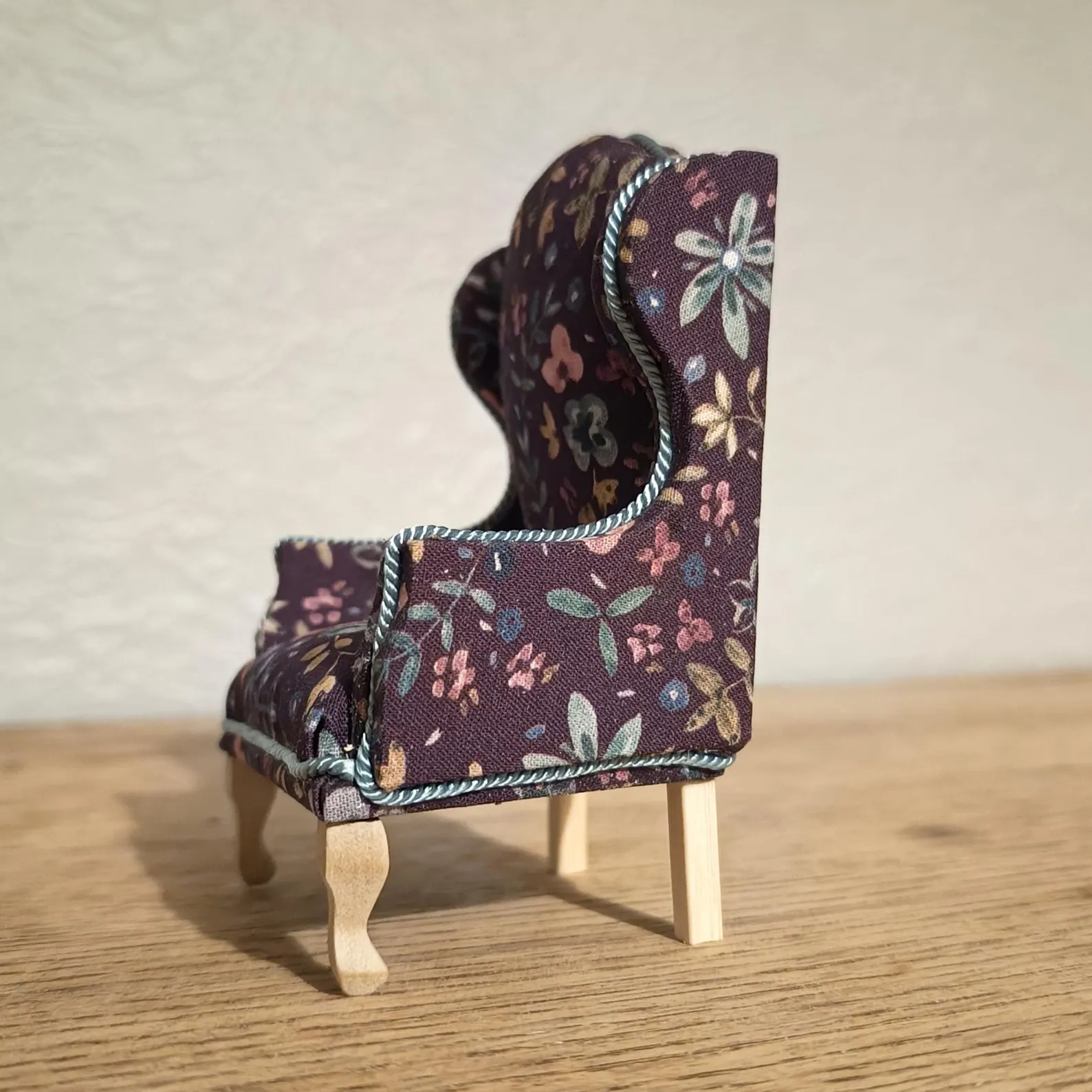 Botanical Flowers 1/12 Scale Queen Anne Style Wing Backed Armchair - 1/12 Scale Dolls House Armchair - Floral Chair - Dollhouse Furniture - Image 2