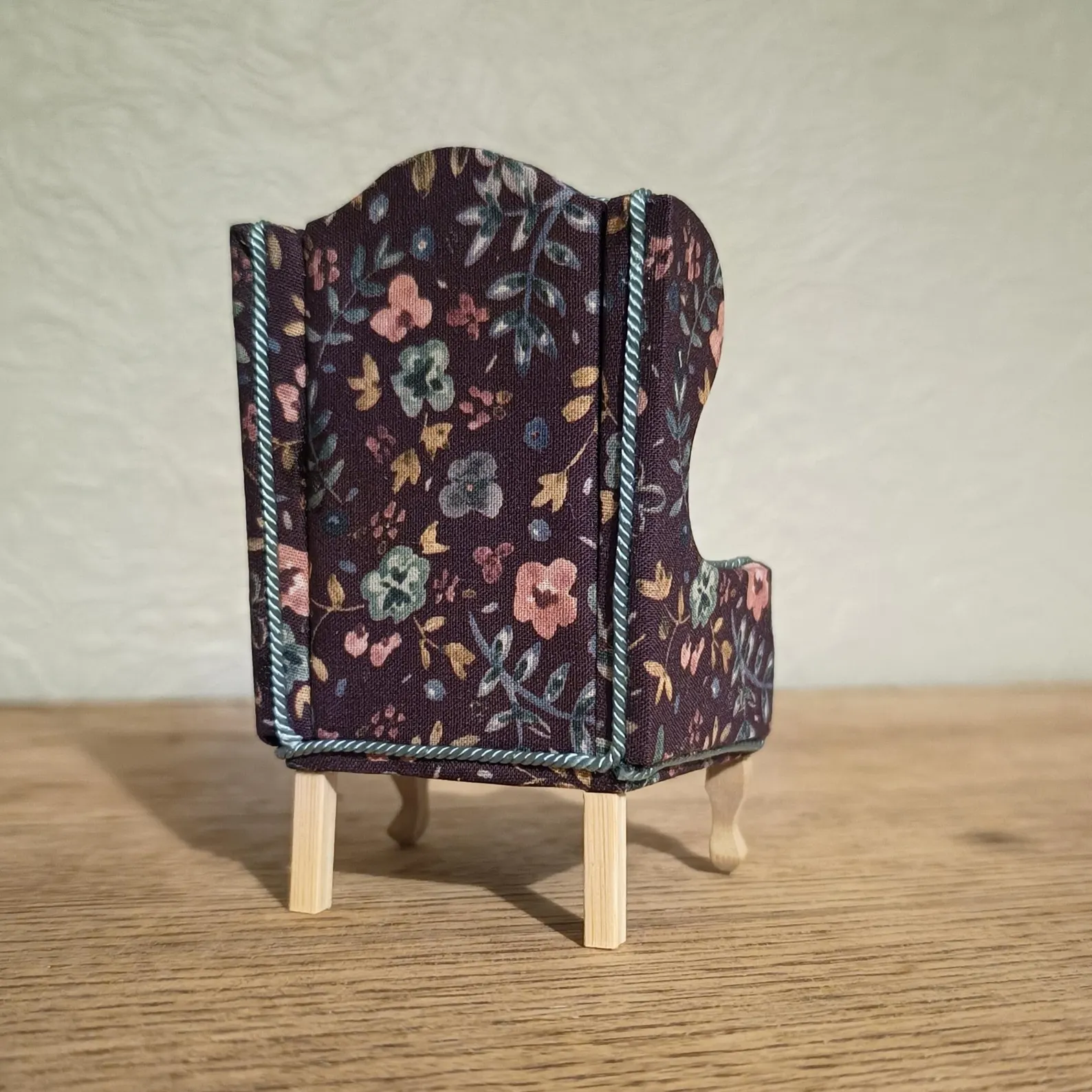 Botanical Flowers 1/12 Scale Queen Anne Style Wing Backed Armchair - 1/12 Scale Dolls House Armchair - Floral Chair - Dollhouse Furniture - Image 3
