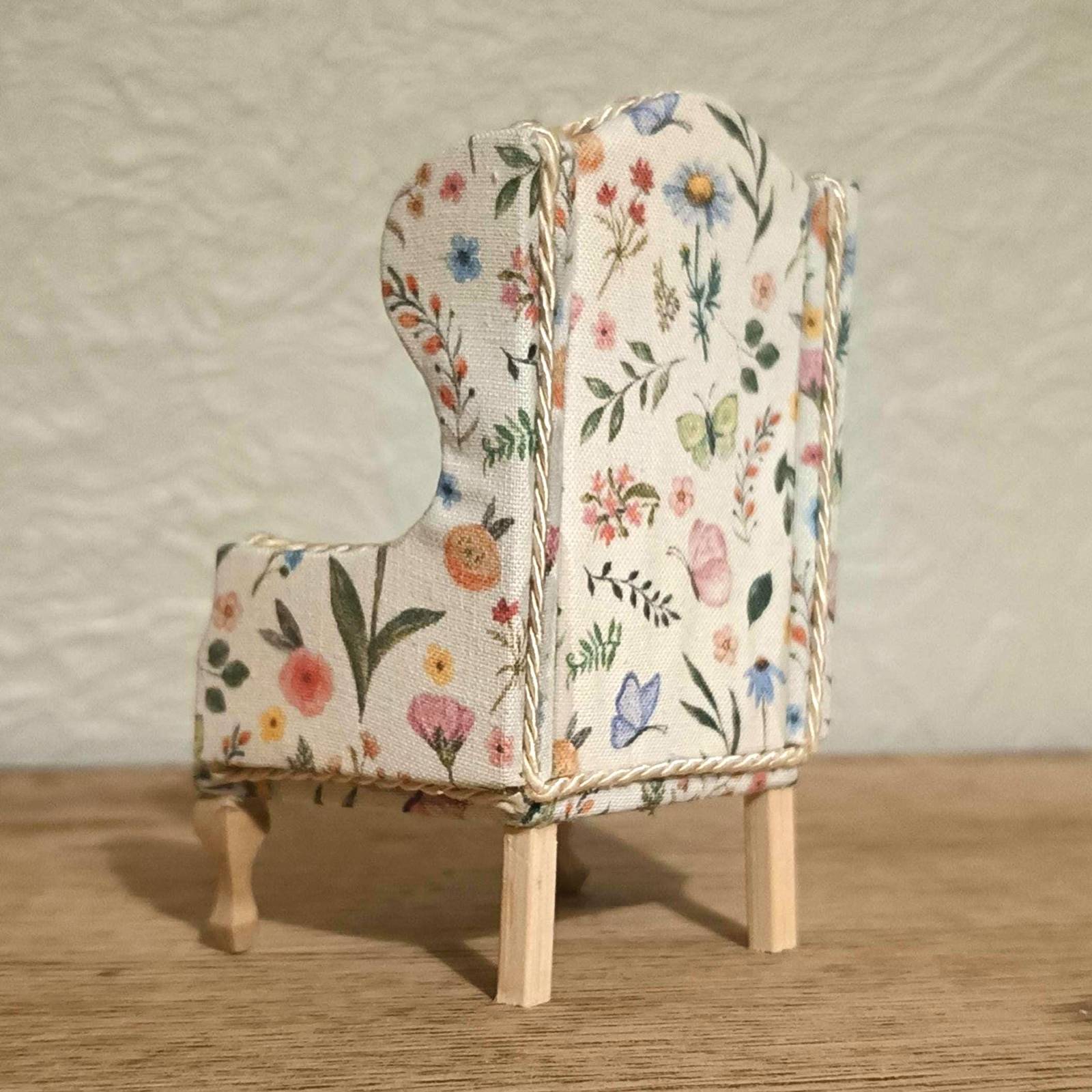 Tulip Spring Flowers 1/12 Scale Queen Anne Style Wing Backed Armchair - 1/12 Scale Dolls House Armchair - Floral Chair - Dollhouse Furniture - Image 2
